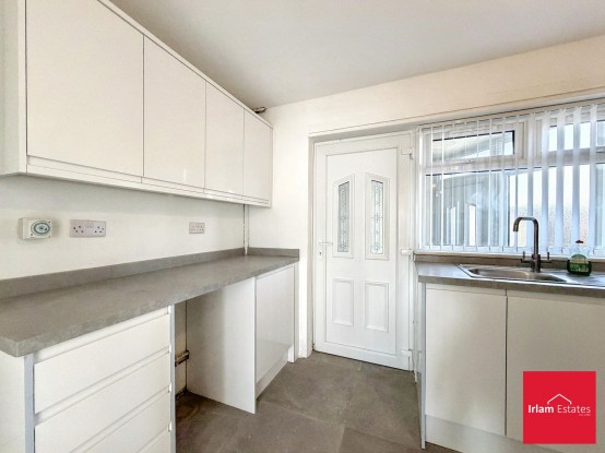 Images for Silver Street, Irlam, M44 EAID:3405264228 BID:2714ea13-4875-41c2-9250-130c9b5cb2ff