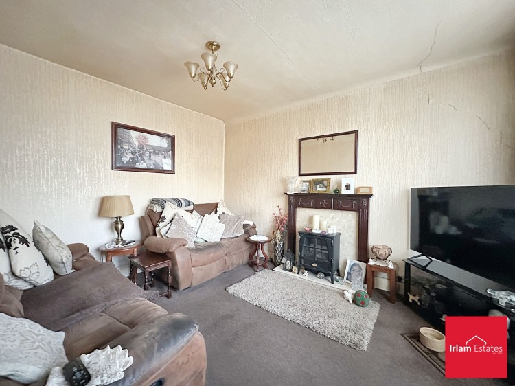 Images for Lyndhurst Avenue, Irlam, M44 EAID:3405264228 BID:2714ea13-4875-41c2-9250-130c9b5cb2ff