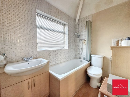 Images for Lyndhurst Avenue, Irlam, M44 EAID:3405264228 BID:2714ea13-4875-41c2-9250-130c9b5cb2ff