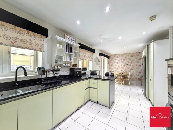 Images for 41 Rixtonleys Drive, Irlam EAID:f9612e08aa9db763e9b9345859e1a61a BID:1