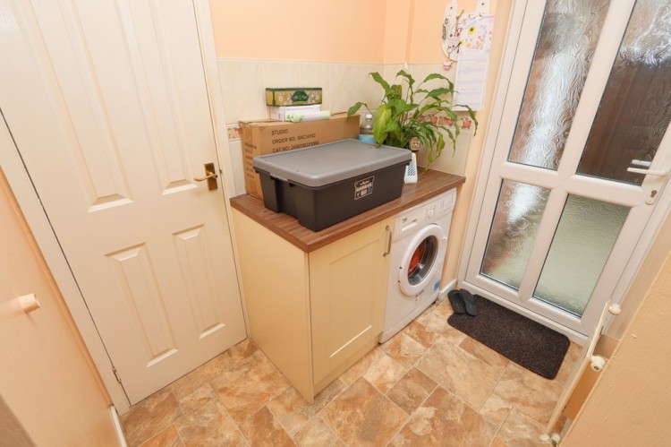 Images for Old River Close, Irlam EAID:f9612e08aa9db763e9b9345859e1a61a BID:1