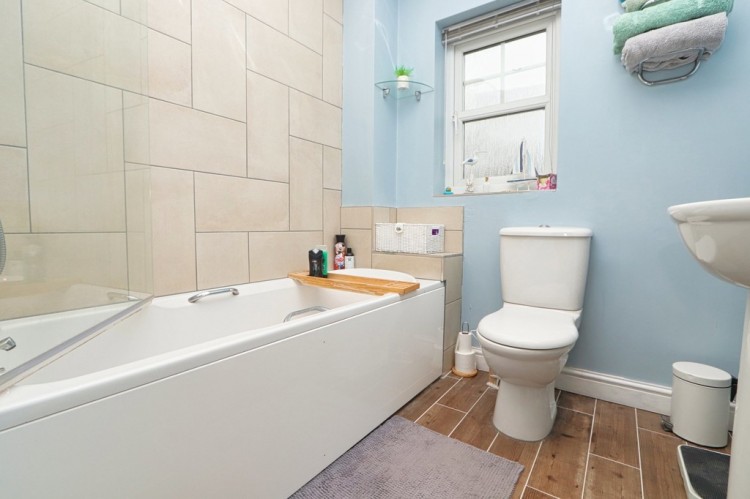 Images for Woodseaves Close, Irlam EAID:f9612e08aa9db763e9b9345859e1a61a BID:1