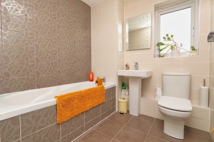 Images for Borchardt Drive, Swinton EAID:f9612e08aa9db763e9b9345859e1a61a BID:1