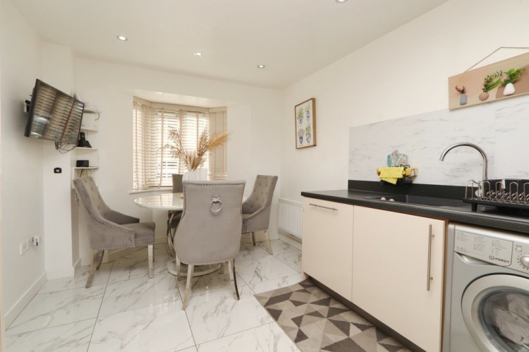 Images for 5 Mona Way, Irlam EAID:f9612e08aa9db763e9b9345859e1a61a BID:1