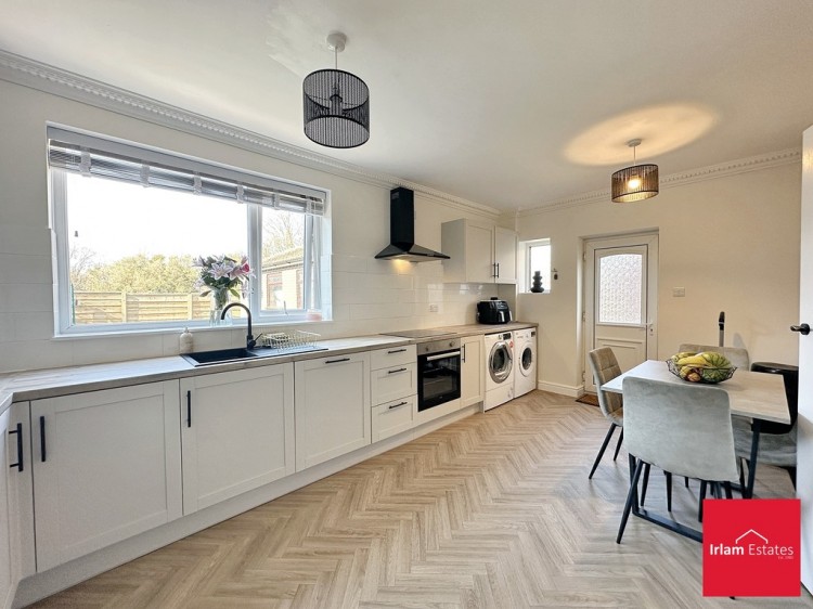 Images for 1 Queensway, Irlam, Manchester EAID:f9612e08aa9db763e9b9345859e1a61a BID:1