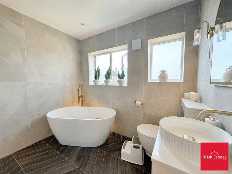 Images for 1 Queensway, Irlam, Manchester EAID:f9612e08aa9db763e9b9345859e1a61a BID:1