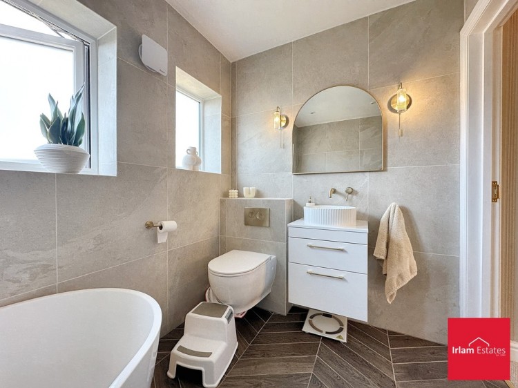 Images for 1 Queensway, Irlam, Manchester EAID:f9612e08aa9db763e9b9345859e1a61a BID:1