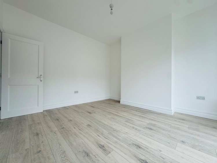 Images for Longmead Road, Salford EAID:f9612e08aa9db763e9b9345859e1a61a BID:1