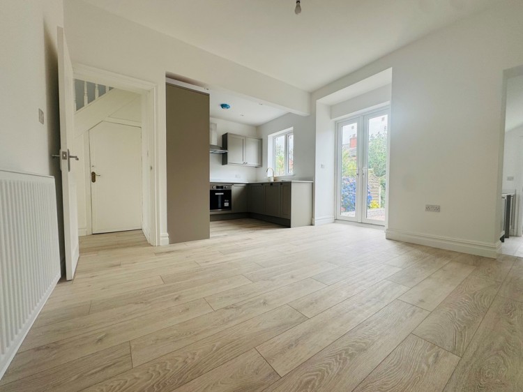 Images for Longmead Road, Salford EAID:f9612e08aa9db763e9b9345859e1a61a BID:1