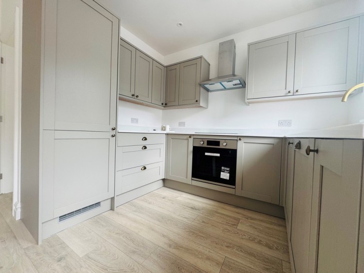 Images for Longmead Road, Salford EAID:f9612e08aa9db763e9b9345859e1a61a BID:1