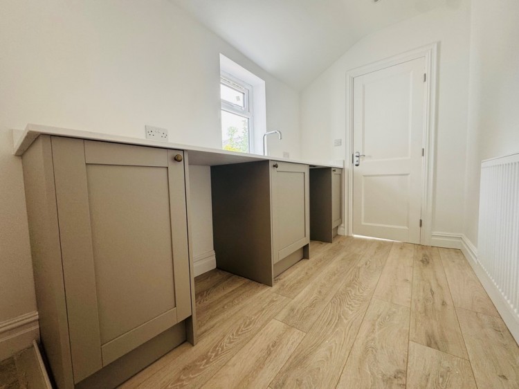 Images for Longmead Road, Salford EAID:f9612e08aa9db763e9b9345859e1a61a BID:1