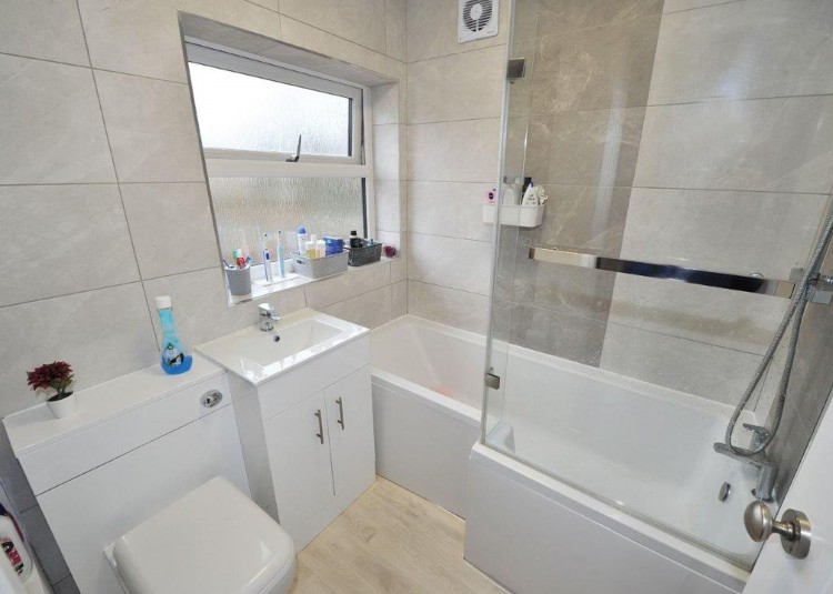 Images for Warwick Road, Cadishead, M44 EAID:3405264228 BID:2714ea13-4875-41c2-9250-130c9b5cb2ff