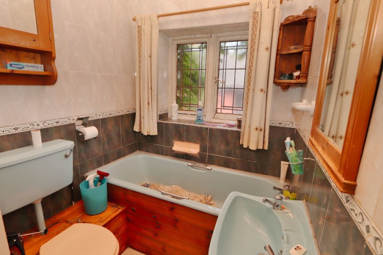 Images for Leigh Road, Worsley, M28 EAID:3405264228 BID:2714ea13-4875-41c2-9250-130c9b5cb2ff
