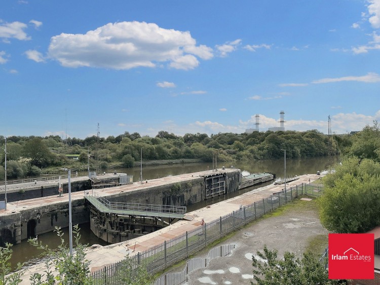 Images for Forebay Drive, Irlam, M44 EAID:3405264228 BID:2714ea13-4875-41c2-9250-130c9b5cb2ff