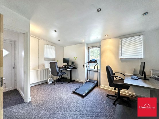 Images for Addison Road, Irlam, M44 EAID:3405264228 BID:2714ea13-4875-41c2-9250-130c9b5cb2ff