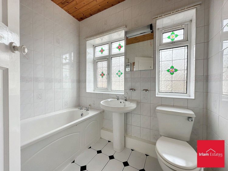 Images for Stretford Road, Urmston, M41 EAID:3405264228 BID:2714ea13-4875-41c2-9250-130c9b5cb2ff