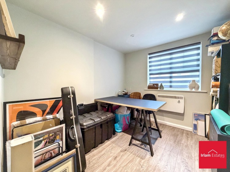 Images for Fairhills Road, Irlam, M44 EAID:3405264228 BID:2714ea13-4875-41c2-9250-130c9b5cb2ff