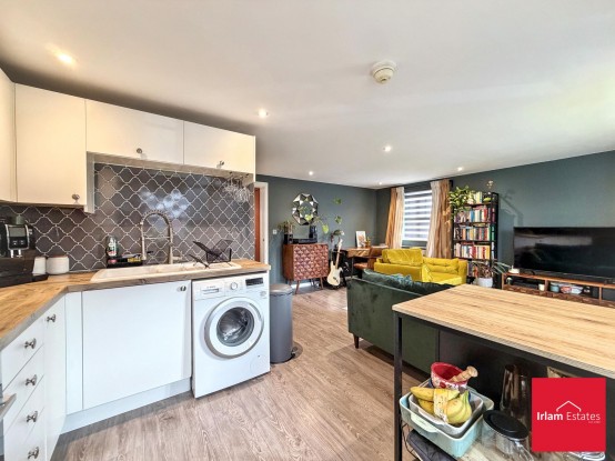 Images for Fairhills Road, Irlam, M44 EAID:3405264228 BID:2714ea13-4875-41c2-9250-130c9b5cb2ff