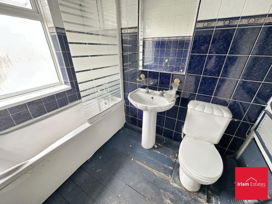 Images for East Lancashire Road, Swinton, M27 EAID:3405264228 BID:2714ea13-4875-41c2-9250-130c9b5cb2ff