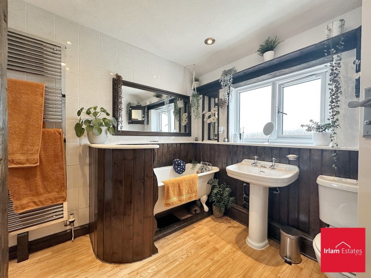 Images for Harewood Road, Irlam, M44 EAID:3405264228 BID:2714ea13-4875-41c2-9250-130c9b5cb2ff