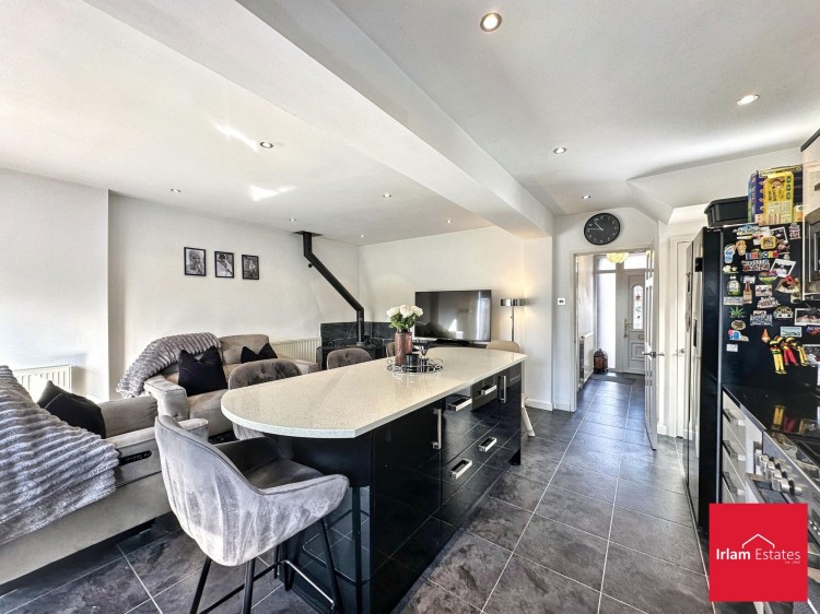 Images for Radford Drive, Irlam, M44 EAID:3405264228 BID:2714ea13-4875-41c2-9250-130c9b5cb2ff