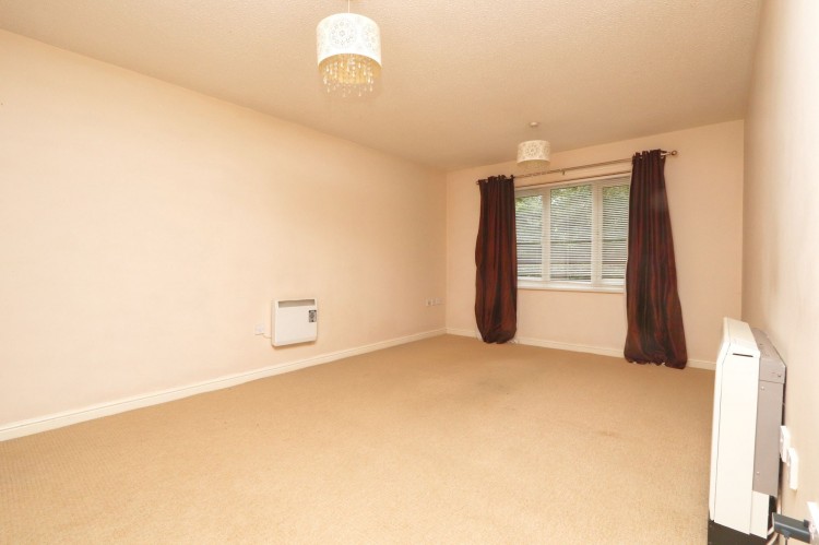 Images for Townsgate Way, Irlam, M44 EAID:3405264228 BID:2714ea13-4875-41c2-9250-130c9b5cb2ff