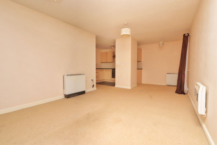 Images for Townsgate Way, Irlam, M44 EAID:3405264228 BID:2714ea13-4875-41c2-9250-130c9b5cb2ff