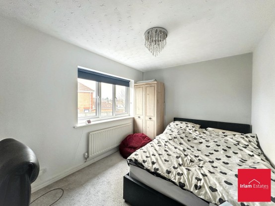 Images for Sunflower Meadow, Irlam, M44 EAID:3405264228 BID:2714ea13-4875-41c2-9250-130c9b5cb2ff