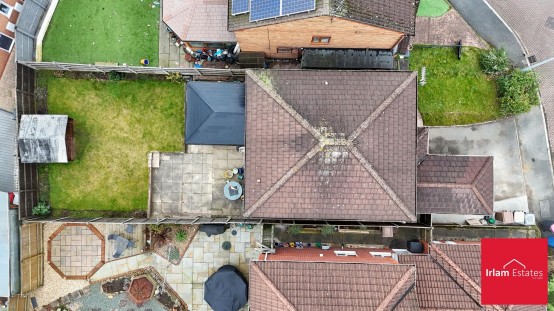 Images for Sunflower Meadow, Irlam, M44 EAID:3405264228 BID:2714ea13-4875-41c2-9250-130c9b5cb2ff