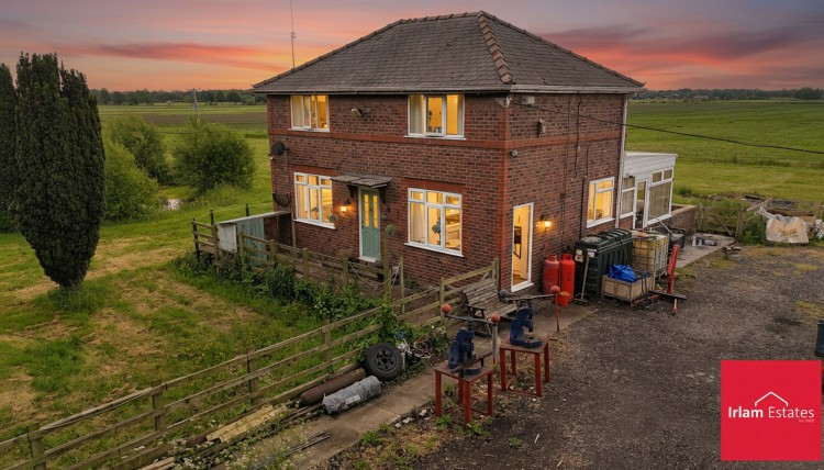 Images for Astley Road, Irlam, M44 EAID:3405264228 BID:2714ea13-4875-41c2-9250-130c9b5cb2ff