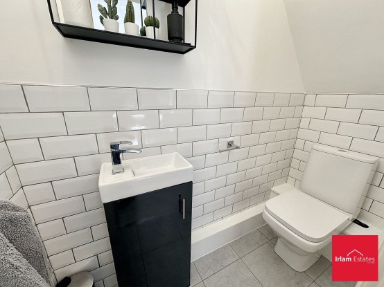 Images for Liverpool Road, Irlam, M44 EAID:3405264228 BID:2714ea13-4875-41c2-9250-130c9b5cb2ff