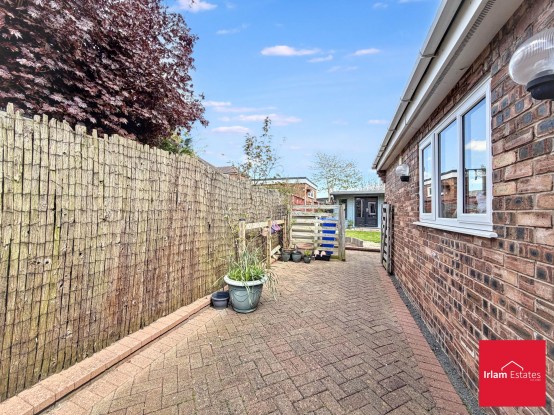 Images for Rose Crescent, Irlam, M44 EAID:3405264228 BID:2714ea13-4875-41c2-9250-130c9b5cb2ff