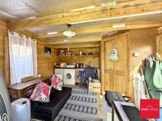 Images for Rose Crescent, Irlam, M44 EAID:3405264228 BID:2714ea13-4875-41c2-9250-130c9b5cb2ff