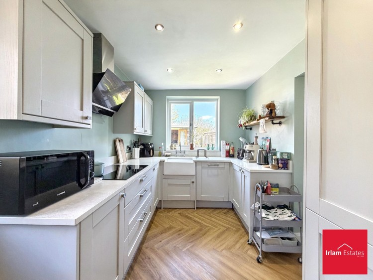 Images for Rose Crescent, Irlam, M44 EAID:3405264228 BID:2714ea13-4875-41c2-9250-130c9b5cb2ff
