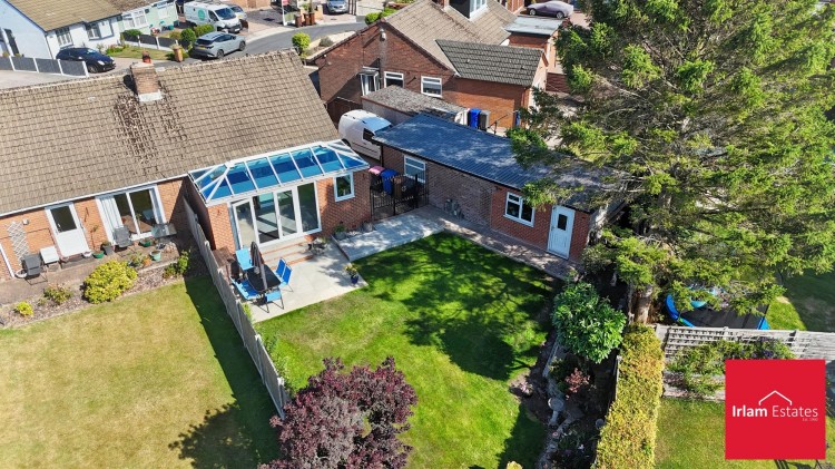 Images for Platts Drive, Irlam, M44 EAID:3405264228 BID:2714ea13-4875-41c2-9250-130c9b5cb2ff
