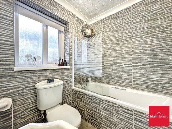 Images for Sunflower Meadow, Irlam, M44 EAID:3405264228 BID:2714ea13-4875-41c2-9250-130c9b5cb2ff