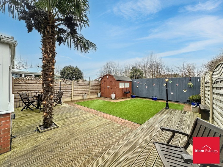 Images for Sunflower Meadow, Irlam, M44 EAID:3405264228 BID:2714ea13-4875-41c2-9250-130c9b5cb2ff