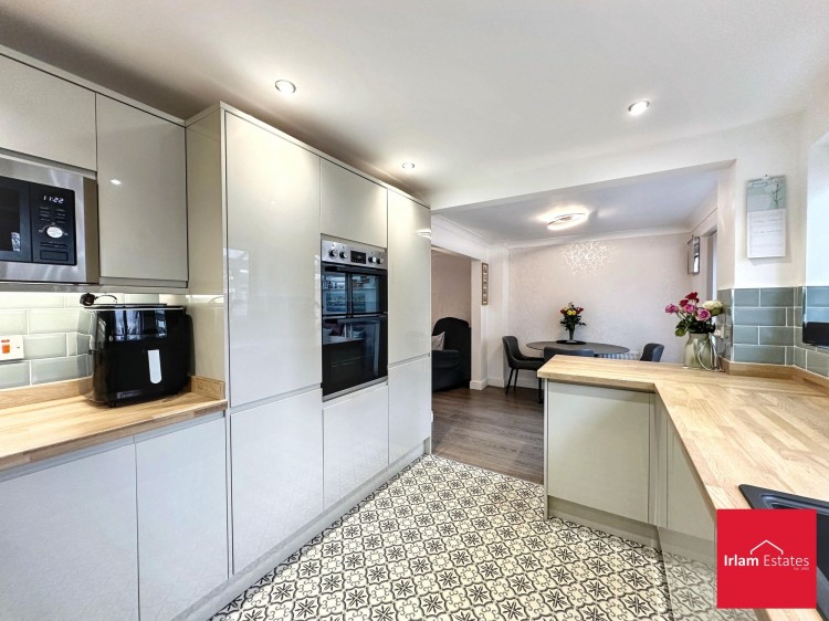 Images for Sunflower Meadow, Irlam, M44 EAID:3405264228 BID:2714ea13-4875-41c2-9250-130c9b5cb2ff