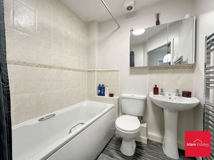 Images for Forebay Drive, Irlam, M44 EAID:3405264228 BID:2714ea13-4875-41c2-9250-130c9b5cb2ff