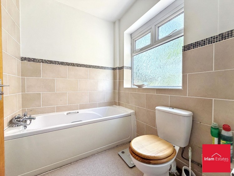 Images for Brook Grove, Irlam, M44 EAID:3405264228 BID:2714ea13-4875-41c2-9250-130c9b5cb2ff