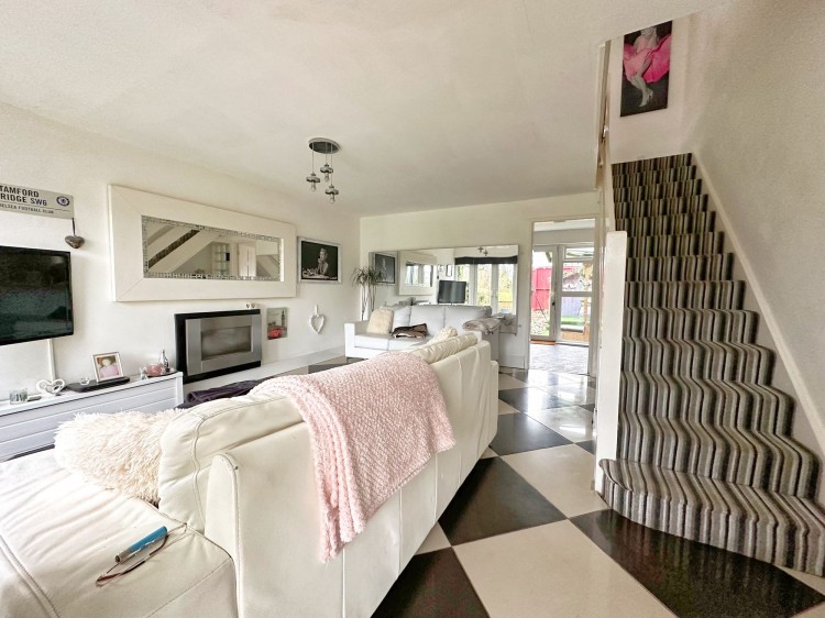 Images for Riverside Avenue, Irlam, M44 EAID:3405264228 BID:2714ea13-4875-41c2-9250-130c9b5cb2ff