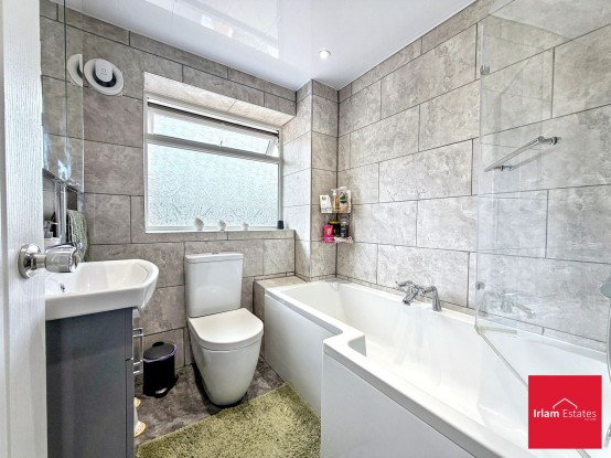 Images for Farnham Drive, Irlam, M44 EAID:3405264228 BID:2714ea13-4875-41c2-9250-130c9b5cb2ff
