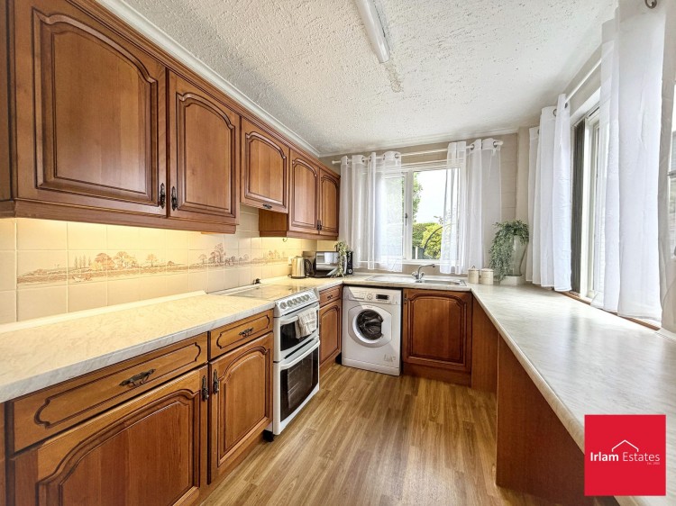 Images for Broadway, Irlam, M44 EAID:3405264228 BID:2714ea13-4875-41c2-9250-130c9b5cb2ff