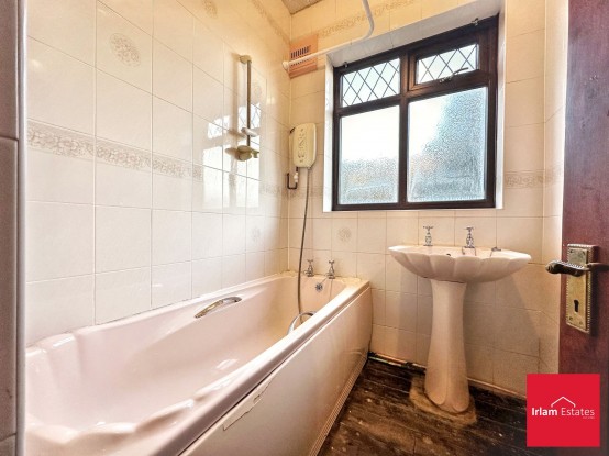 Images for Lyndon Road, Irlam, M44 EAID:3405264228 BID:2714ea13-4875-41c2-9250-130c9b5cb2ff