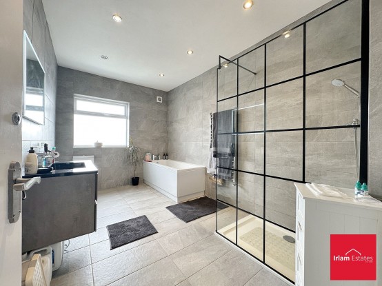 Images for Bridgewater Road, Worsley, M28 EAID:3405264228 BID:2714ea13-4875-41c2-9250-130c9b5cb2ff