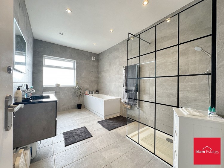 Images for Bridgewater Road, Worsley, M28 EAID:3405264228 BID:2714ea13-4875-41c2-9250-130c9b5cb2ff