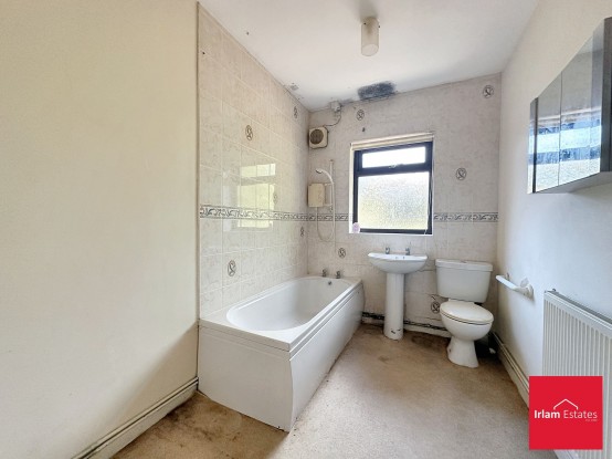 Images for Ratcliffe Avenue, Irlam, M44 EAID:3405264228 BID:2714ea13-4875-41c2-9250-130c9b5cb2ff