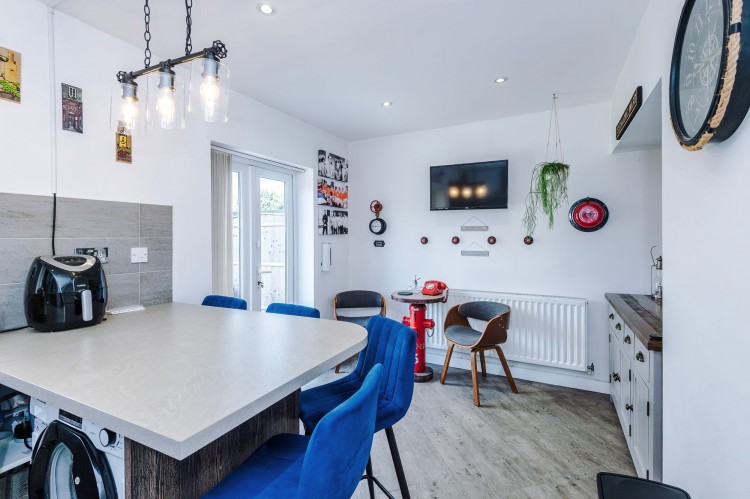 Images for Sandiway, Irlam, M44 EAID:3405264228 BID:2714ea13-4875-41c2-9250-130c9b5cb2ff