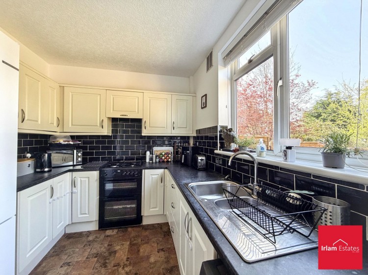 Images for The Crescent, Irlam, M44 EAID:3405264228 BID:2714ea13-4875-41c2-9250-130c9b5cb2ff