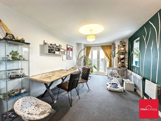 Images for Forebay Drive, Irlam, M44 EAID:3405264228 BID:2714ea13-4875-41c2-9250-130c9b5cb2ff